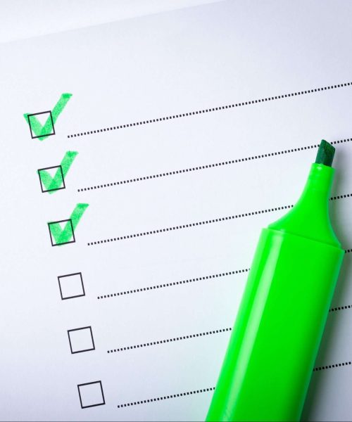 checklist with green highlighter. Depicts items to look for when choosing a rehab centre to address abuse of prescription drugs, abused prescription drugs
